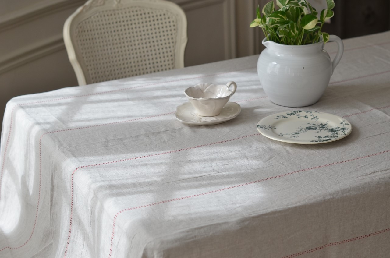 { Charvet Editions } ∞RYTHMO桌巾∞155x230cm