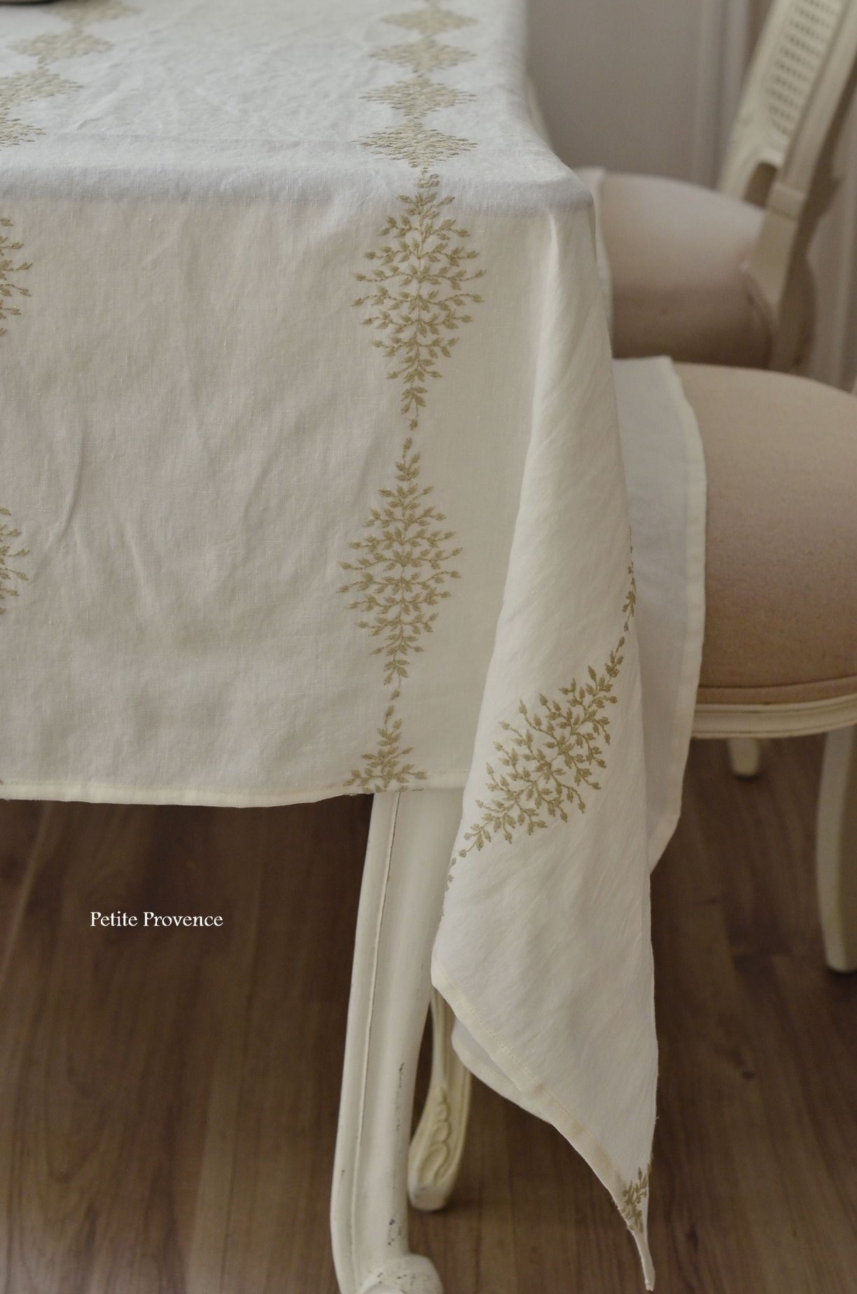 { Charvet Editions } ∞RESEDA 亞麻桌巾∞180x280cm (兩色)