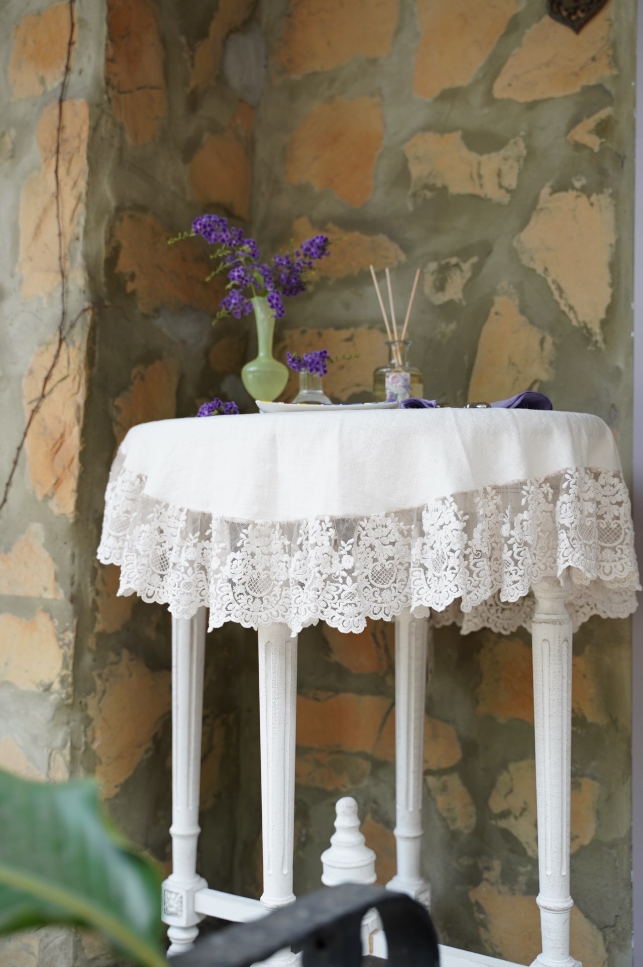 { CHEZ MOI } ∞圓形亞麻蕾絲桌巾 90cm (3色）
