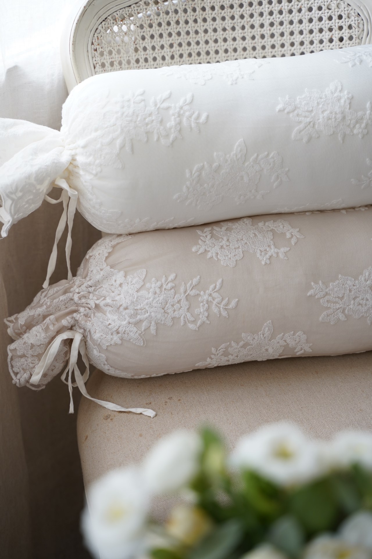 {Chez moi} ∞ Caramella 糖果抱枕 20x40cm (兩色)
