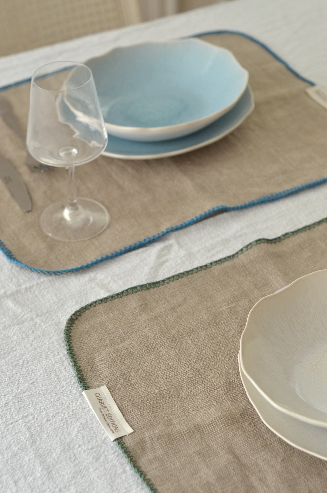 {Charvet Editions} ∞ PEGASE 亞麻餐墊 ∞ (3色)
