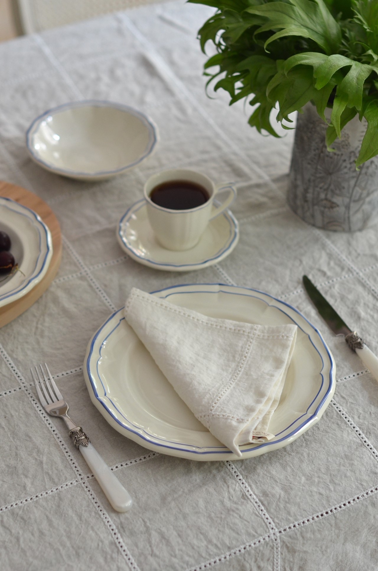 {Charvet Editions} ∞ COMO 亞麻巾方巾 ∞ 45x45cm （2色）