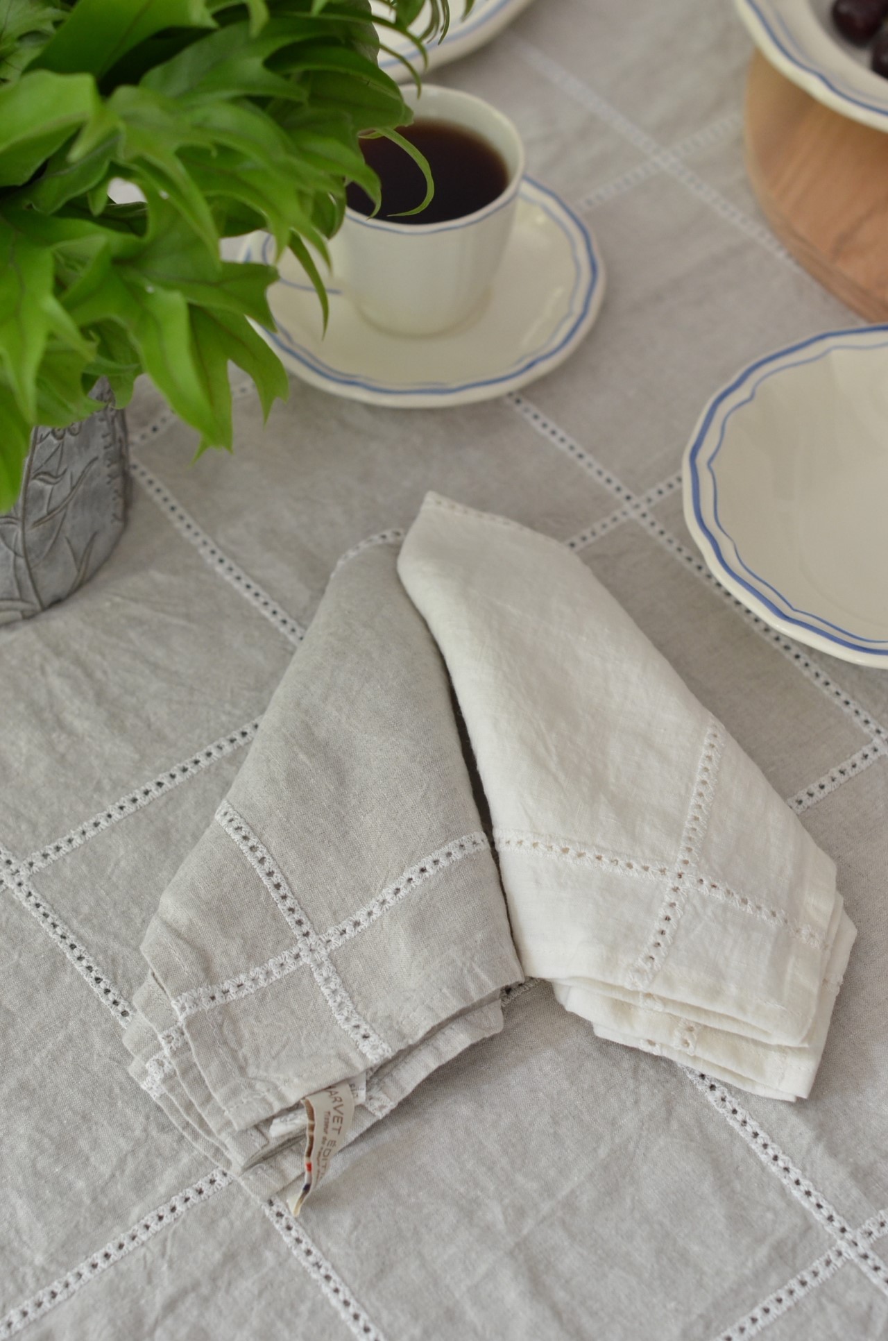 {Charvet Editions} ∞ COMO 亞麻巾方巾 ∞ 45x45cm （2色）