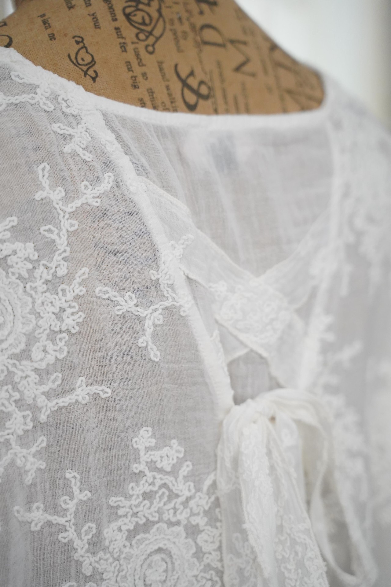 { CHEZ MOI }∞ Blouse 蕾絲罩衫/上衣 (3色)