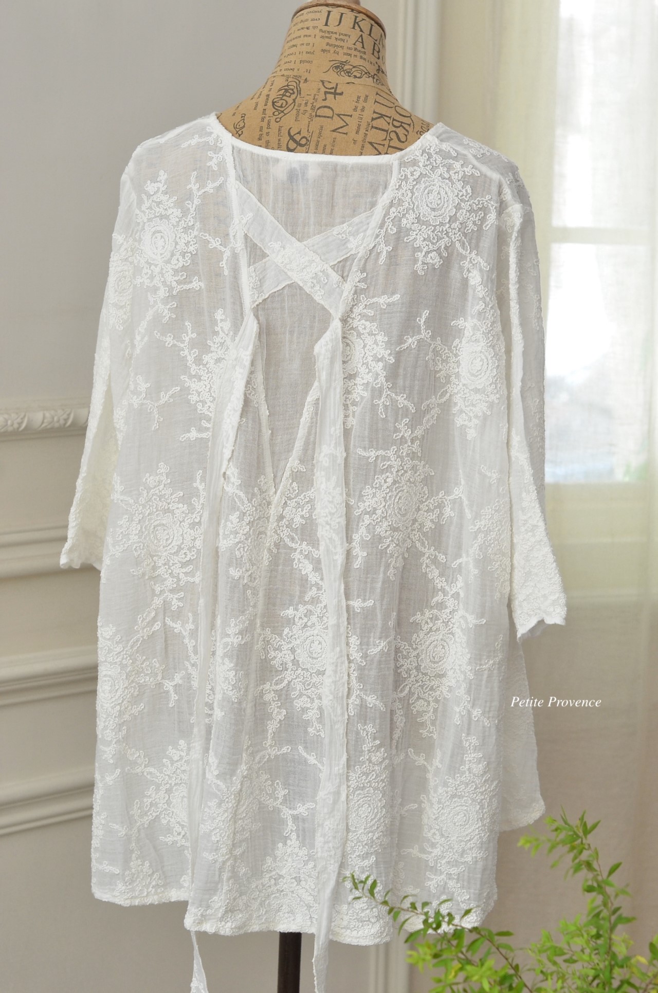 { CHEZ MOI }∞ Blouse 蕾絲罩衫/上衣 (3色)