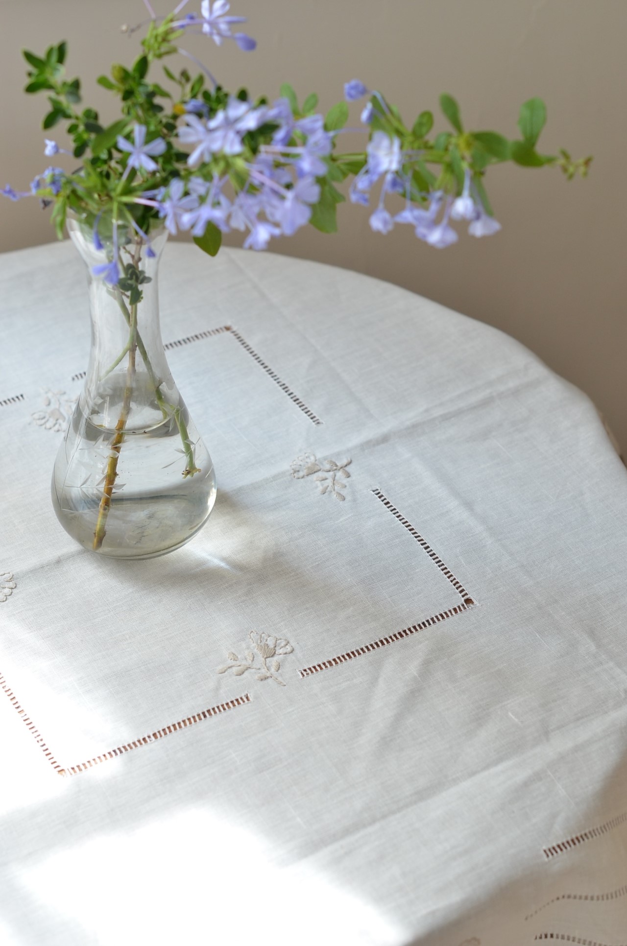 {ROLANDE.D} ∞ 刺繡桌巾 85x85cm