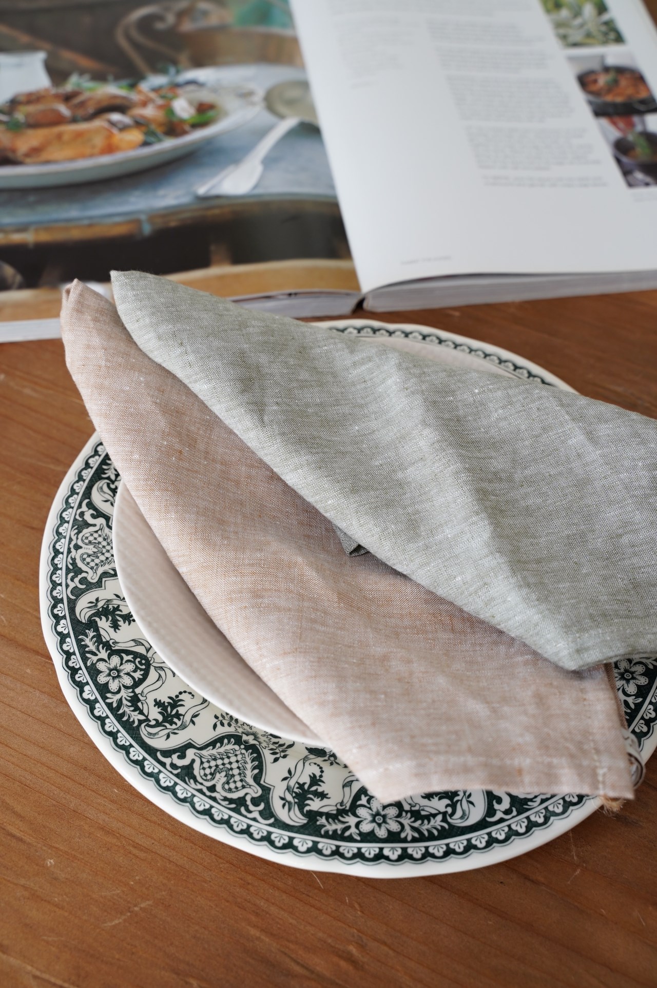 {Charvet Editions} ∞ PRIMO亞麻方巾 ∞ 45x45cm (2色)