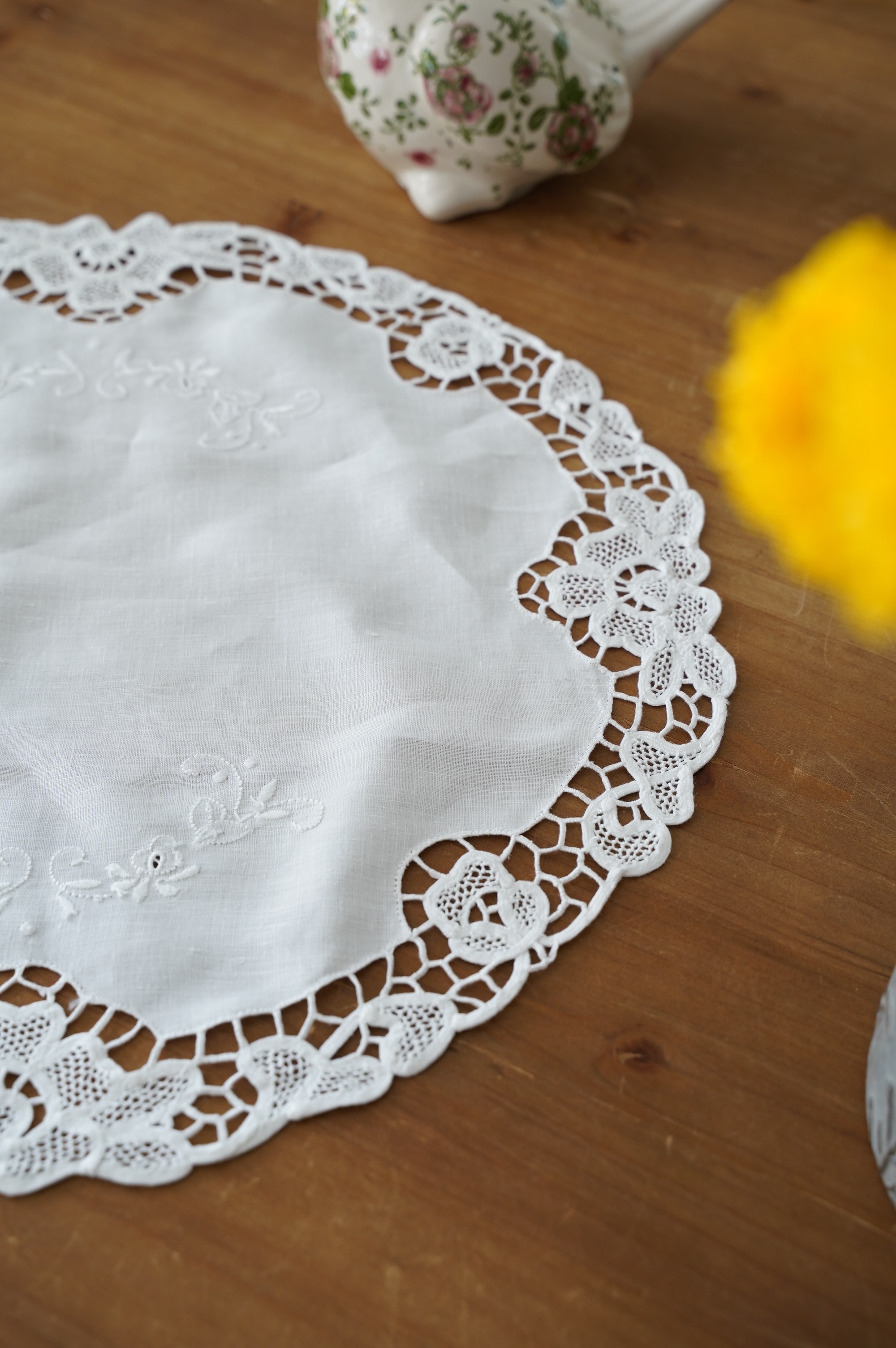 {ROLANDE.D} ∞ 白刺繡蕾絲巾 45cm