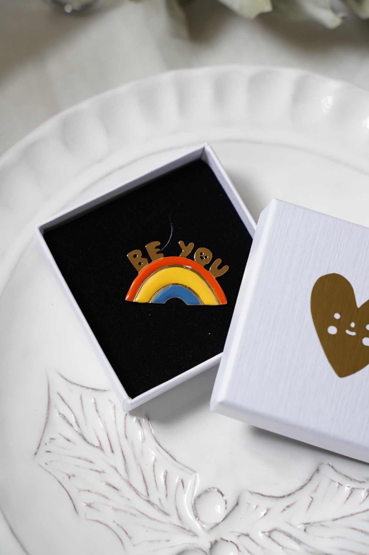 {Titlee} ∞  SUZY ULTMAN 系列別針（四款）