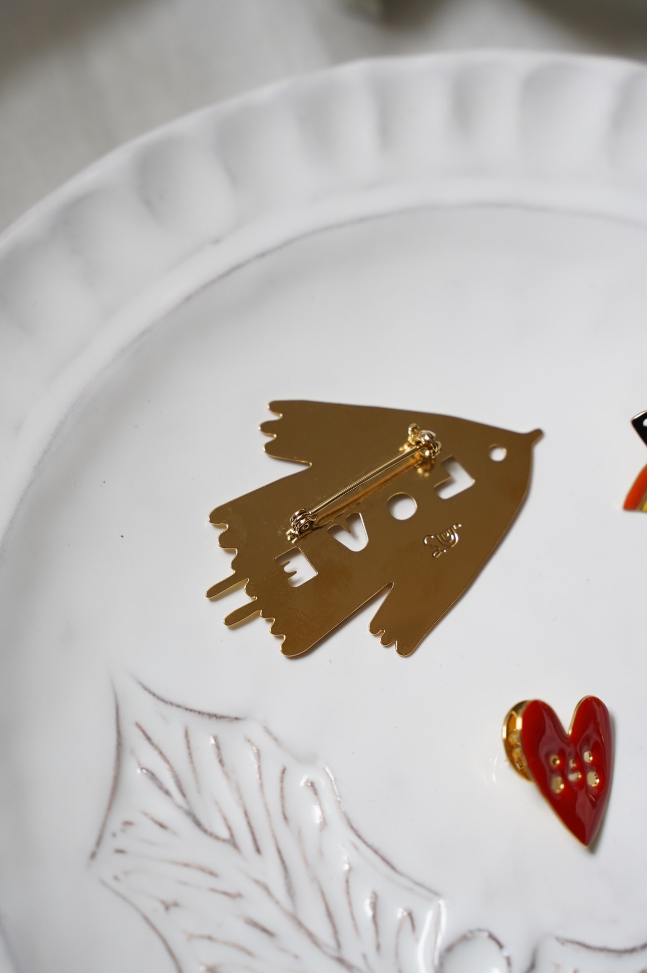 {Titlee} ∞  SUZY ULTMAN 系列別針（四款）