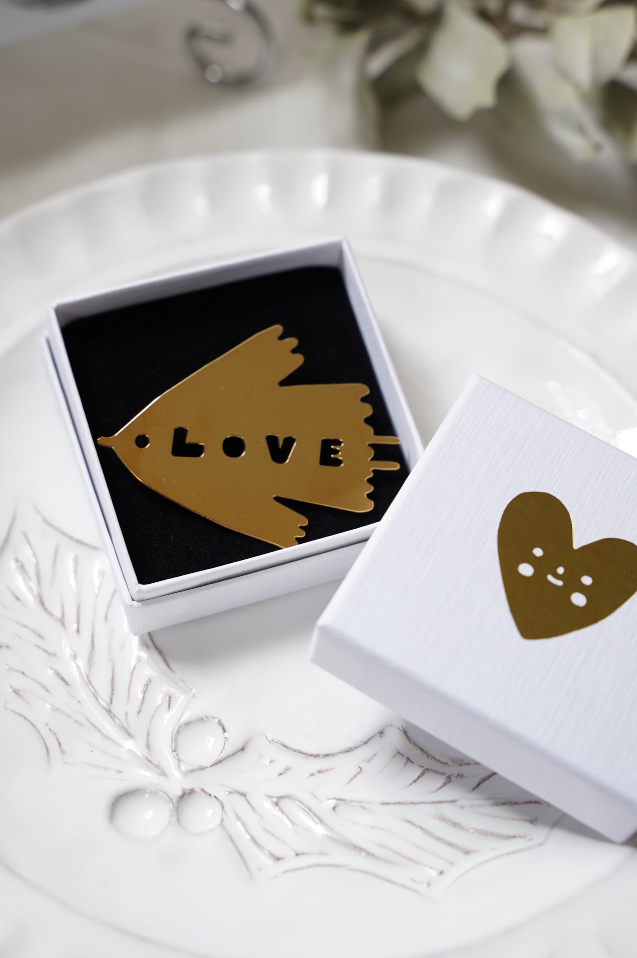 {Titlee} ∞  SUZY ULTMAN 系列別針（四款）