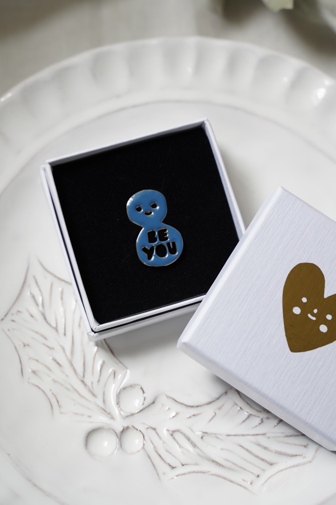 {Titlee} ∞  SUZY ULTMAN 系列別針（四款）