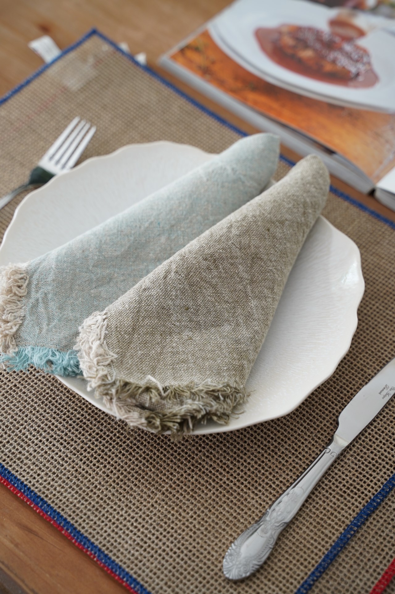 {Charvet Editions} ∞CANYON 亞麻方巾 ∞ 40x40cm  (2色) 