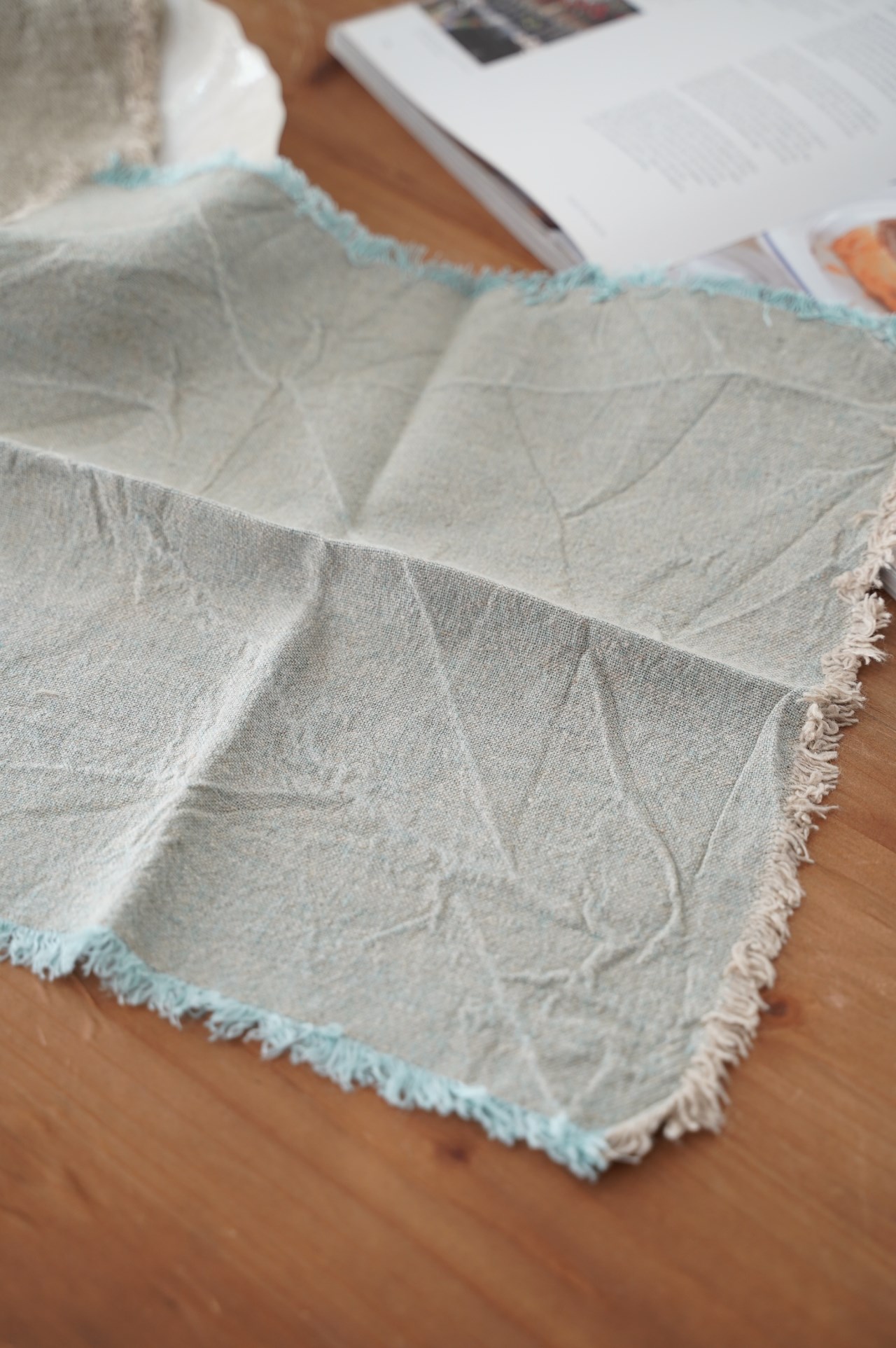 {Charvet Editions} ∞CANYON 亞麻方巾 ∞ 40x40cm  (2色) 