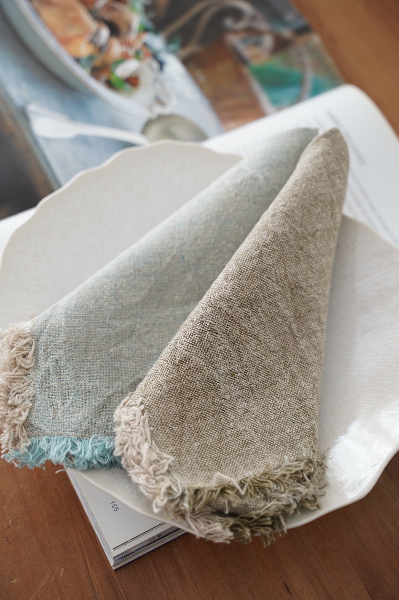 {Charvet Editions} ∞CANYON 亞麻方巾 ∞ 40x40cm  (2色) 