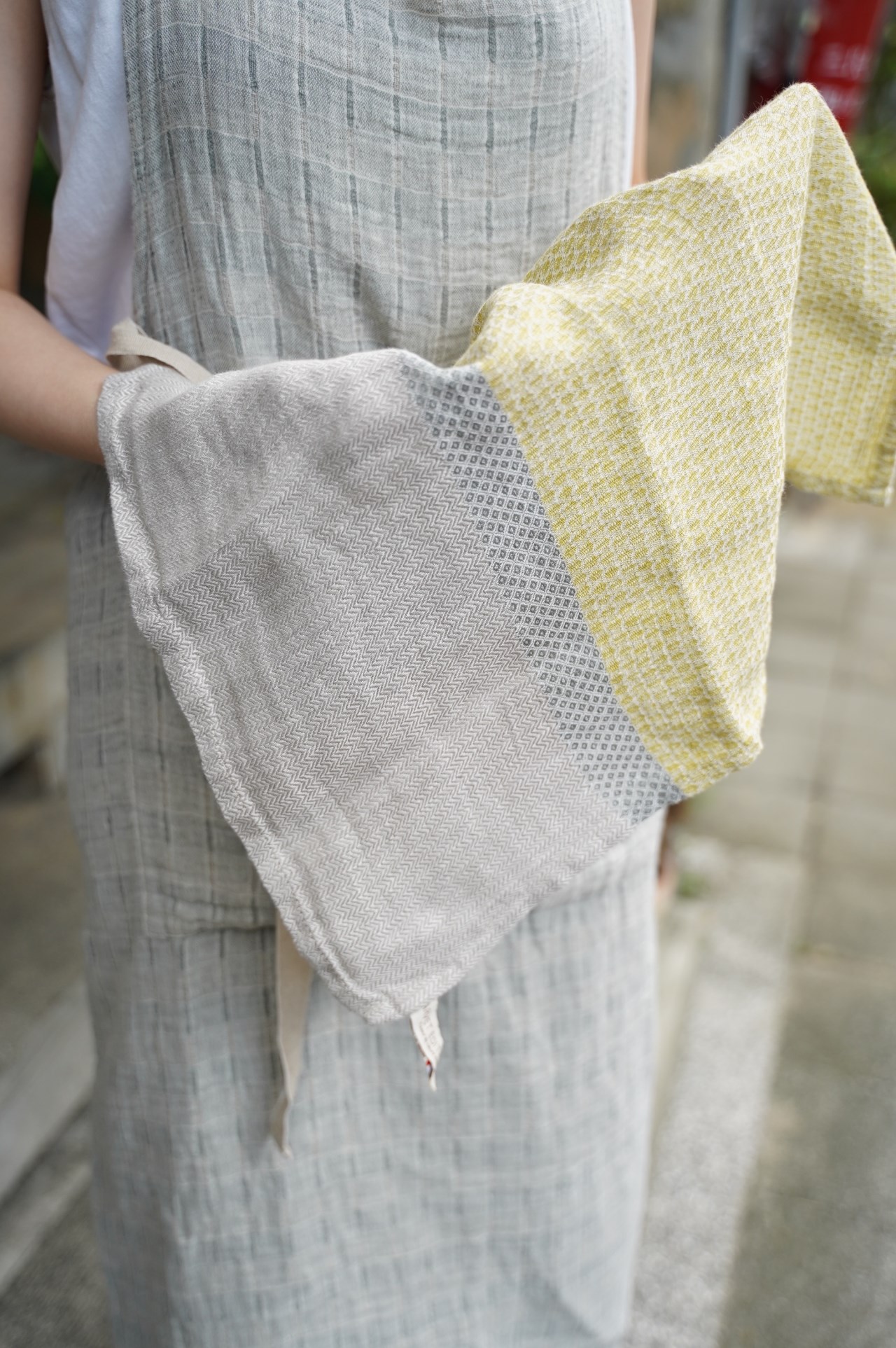 {Charvet Editions} ∞FIDJI亞麻方巾 48x48cm (2色)