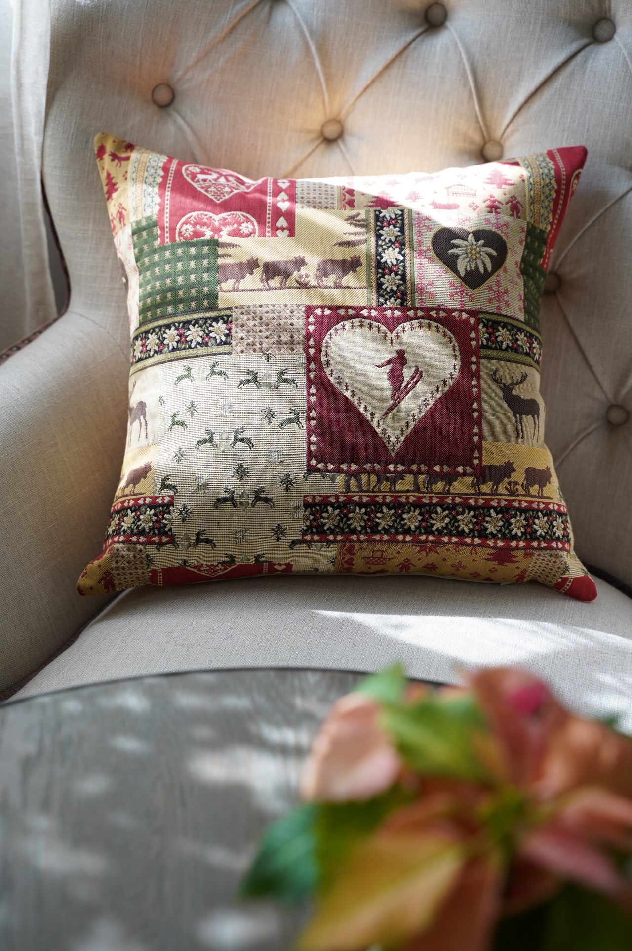 {ROLANDE.D} ∞ 刺繡抱枕套-碎花鹿∞ 45x45cm 