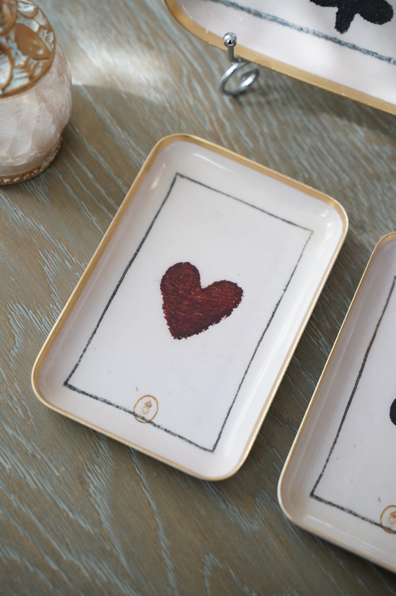 {Bon Coeurs} ∞黑桃紅心∞搪瓷彩繪托盤（兩款）