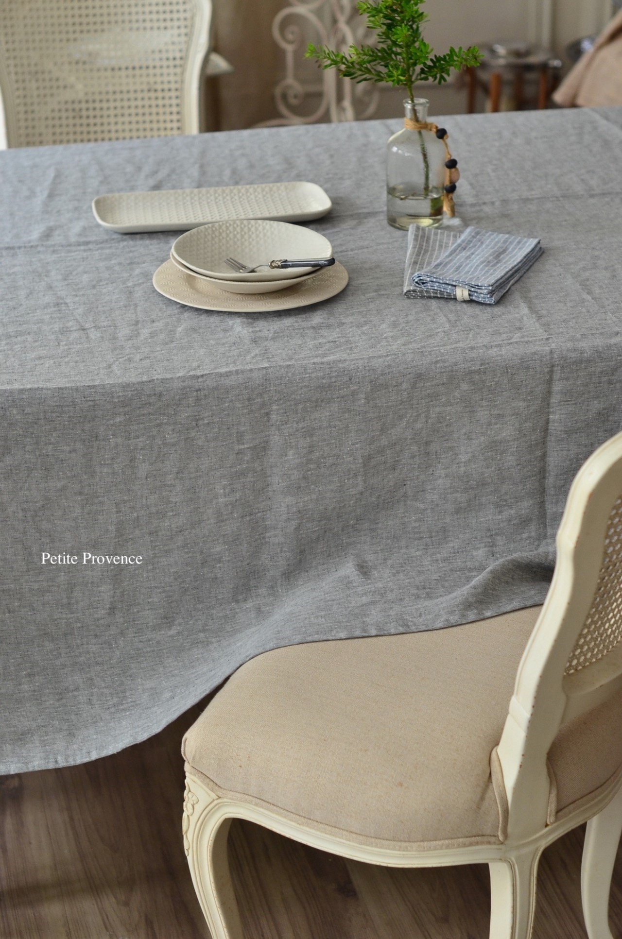 { Charvet Editions } ∞DUO 亞麻桌巾-灰藍 155x230cm