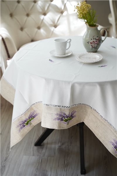 {ROLANDE.D} ∞ 薰衣草刺繡桌巾-135x135cm